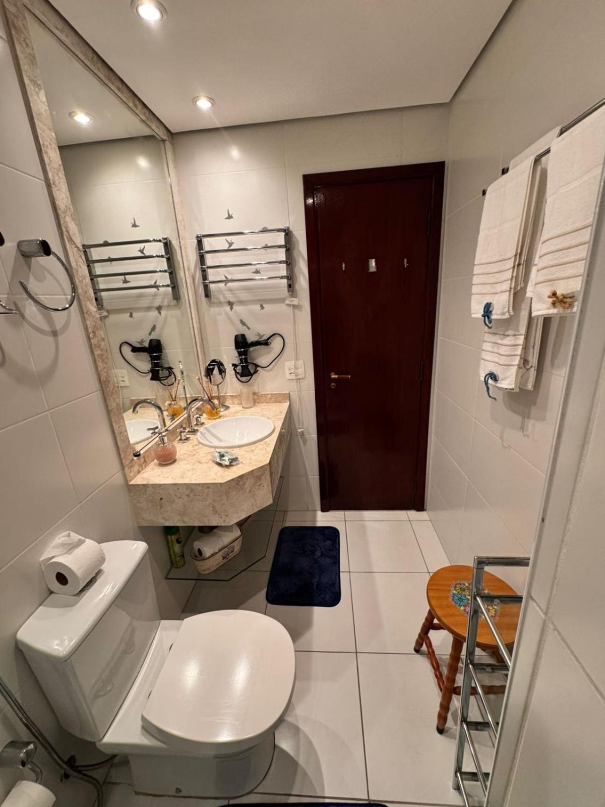 Apartamento - Apto 115 *